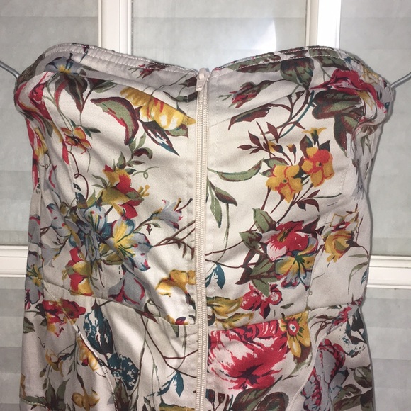 Floral Corset Dress - Picture 2 of 6